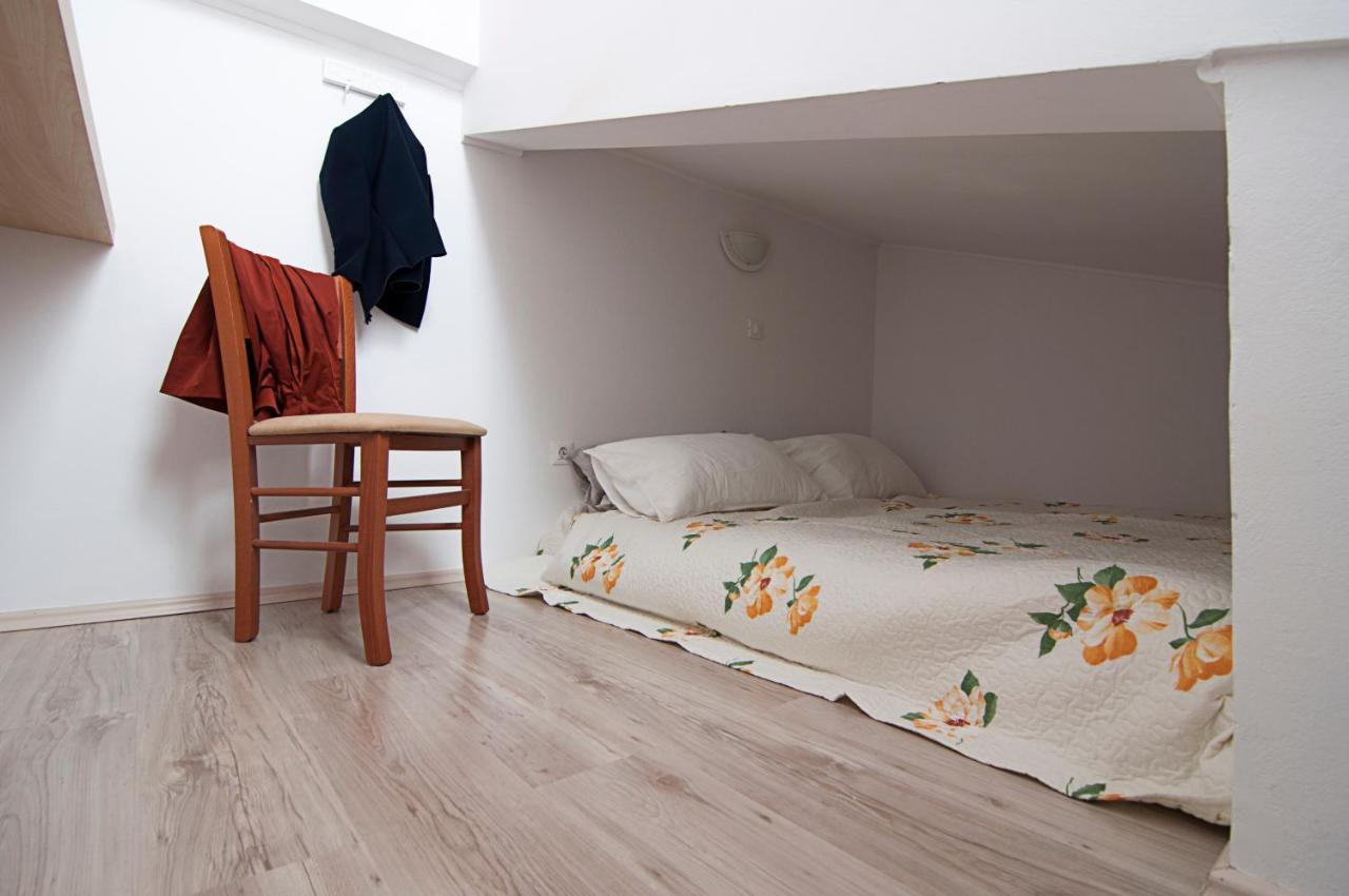 Apartment Alex ไพราน ภายนอก รูปภาพ