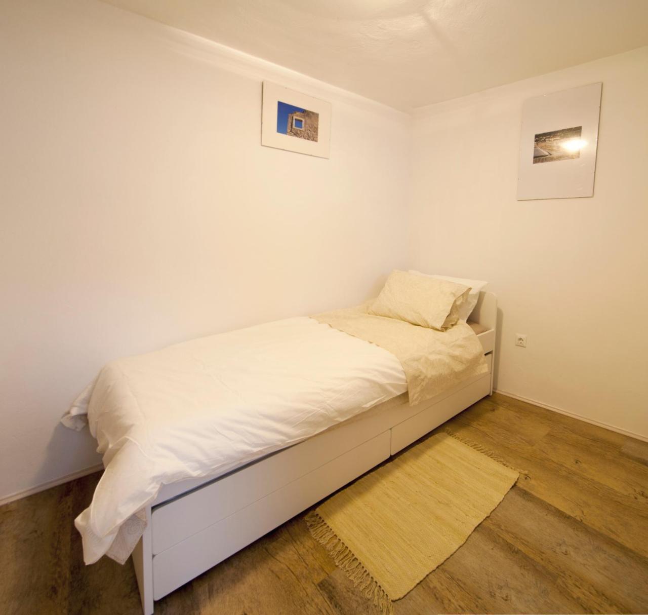 Apartment Alex ไพราน ภายนอก รูปภาพ