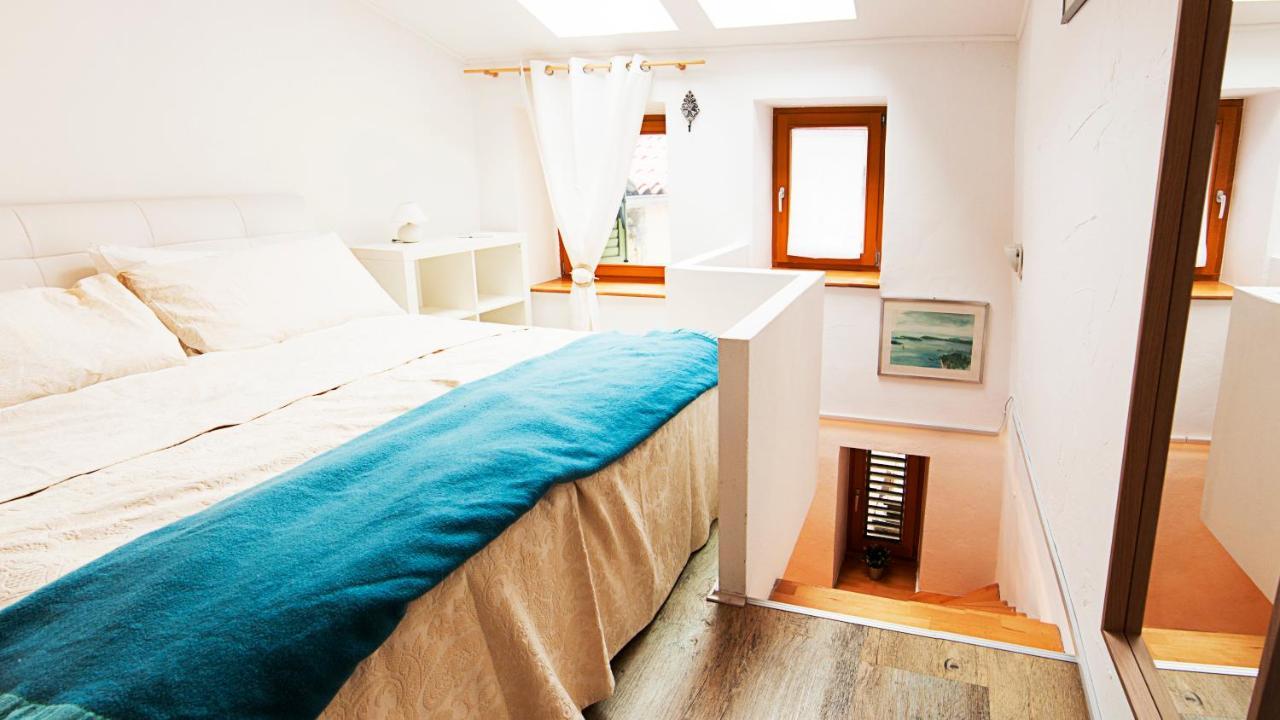 Apartment Alex ไพราน ภายนอก รูปภาพ