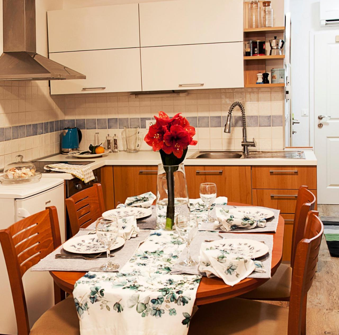 Apartment Alex ไพราน ภายนอก รูปภาพ